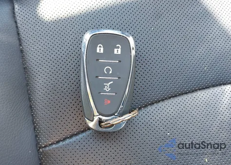 2018 Chevrolet Equinox Premier z USA, uszkodzony, nr VIN 2GNAXVEV9J6160895